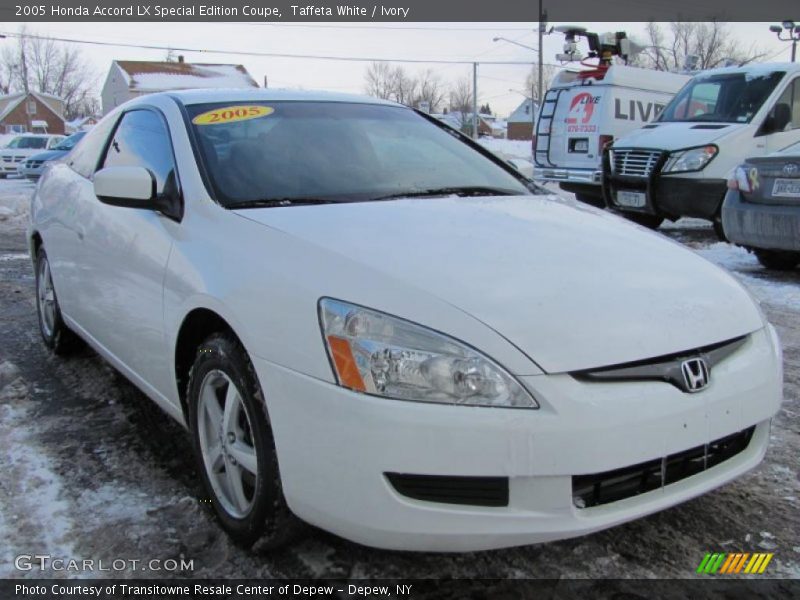 Front 3/4 View of 2005 Accord LX Special Edition Coupe