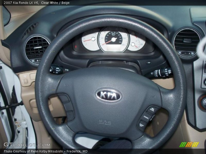 Clear White / Beige 2007 Kia Rondo LX V6