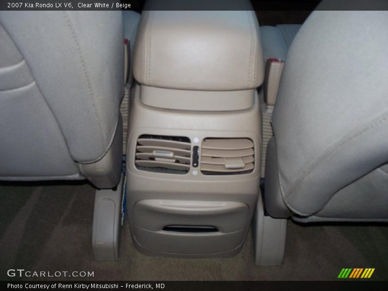 Clear White / Beige 2007 Kia Rondo LX V6