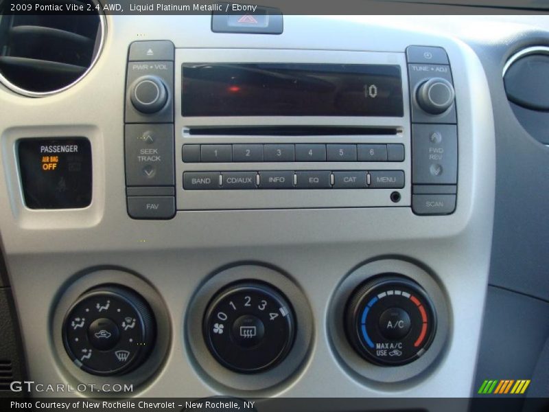 Liquid Platinum Metallic / Ebony 2009 Pontiac Vibe 2.4 AWD