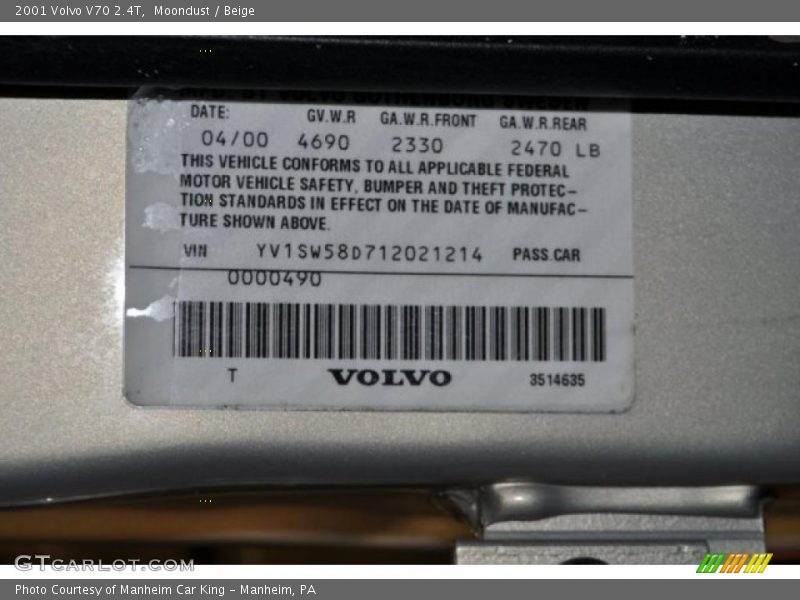 Moondust / Beige 2001 Volvo V70 2.4T