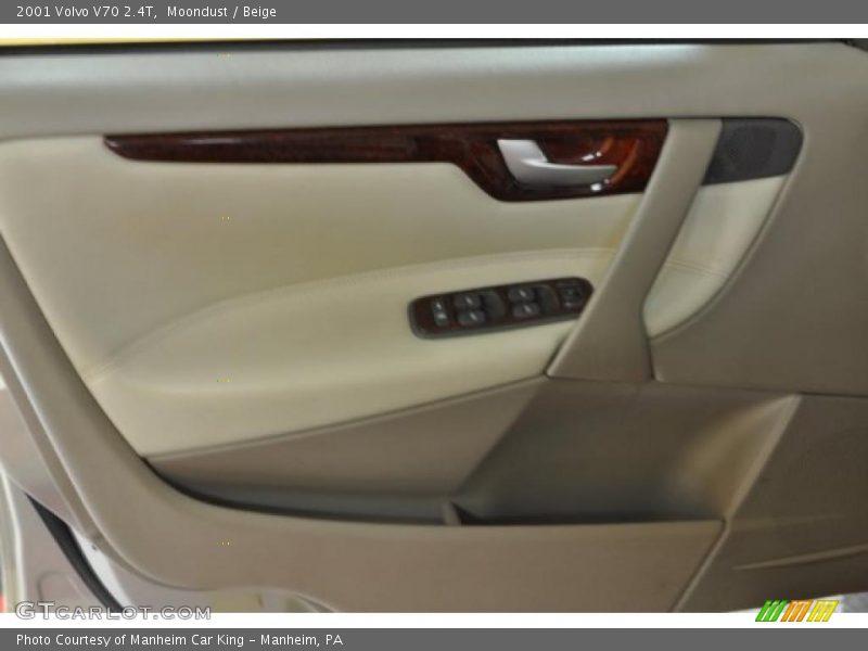 Moondust / Beige 2001 Volvo V70 2.4T