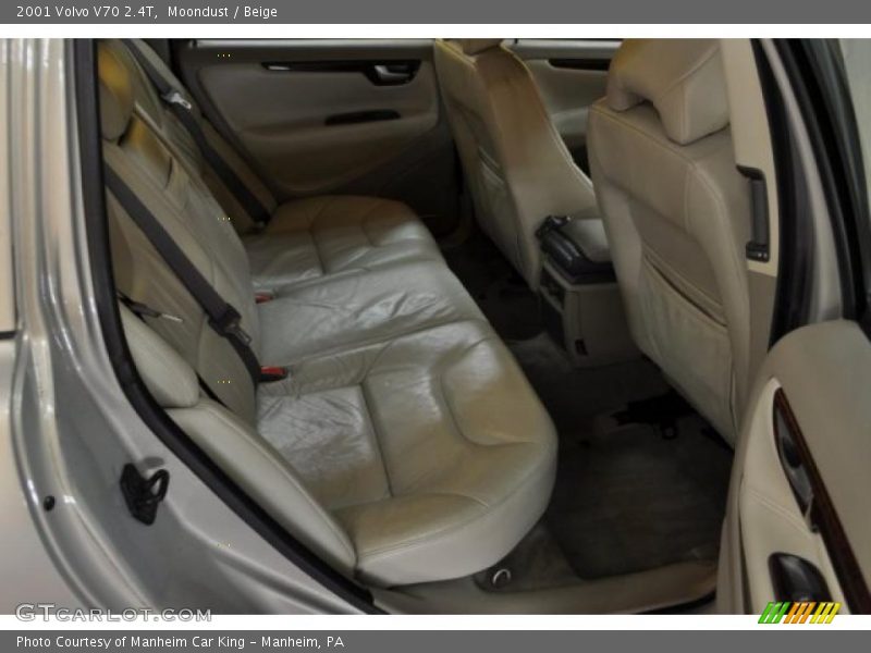 Moondust / Beige 2001 Volvo V70 2.4T