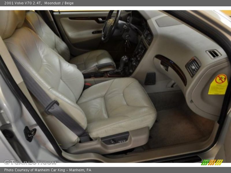Moondust / Beige 2001 Volvo V70 2.4T