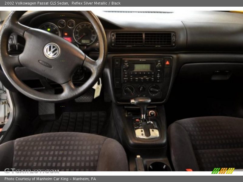 Reflex Silver Metallic / Black 2002 Volkswagen Passat GLS Sedan