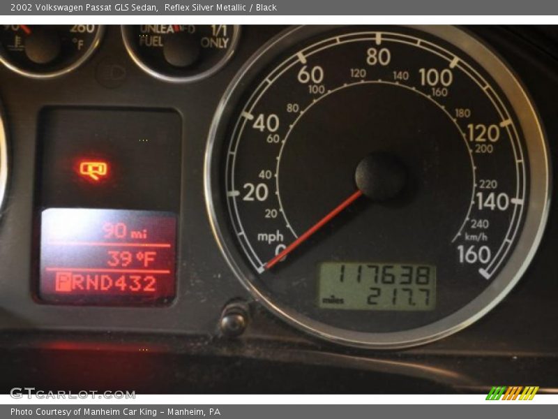 Reflex Silver Metallic / Black 2002 Volkswagen Passat GLS Sedan