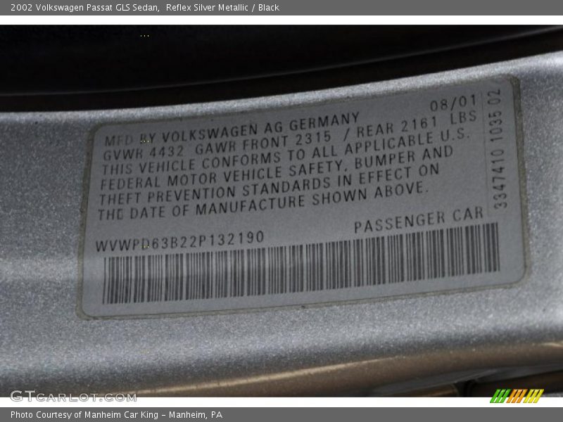 Reflex Silver Metallic / Black 2002 Volkswagen Passat GLS Sedan