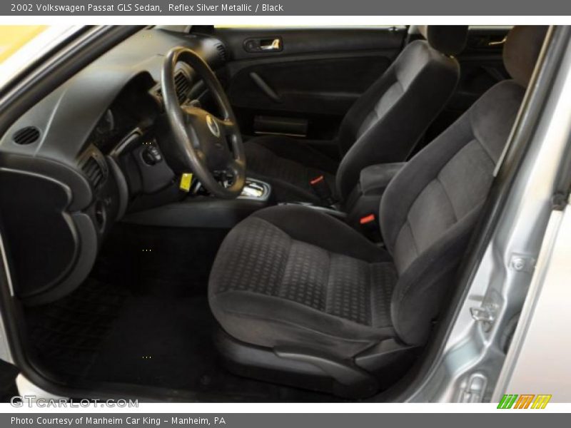 Reflex Silver Metallic / Black 2002 Volkswagen Passat GLS Sedan