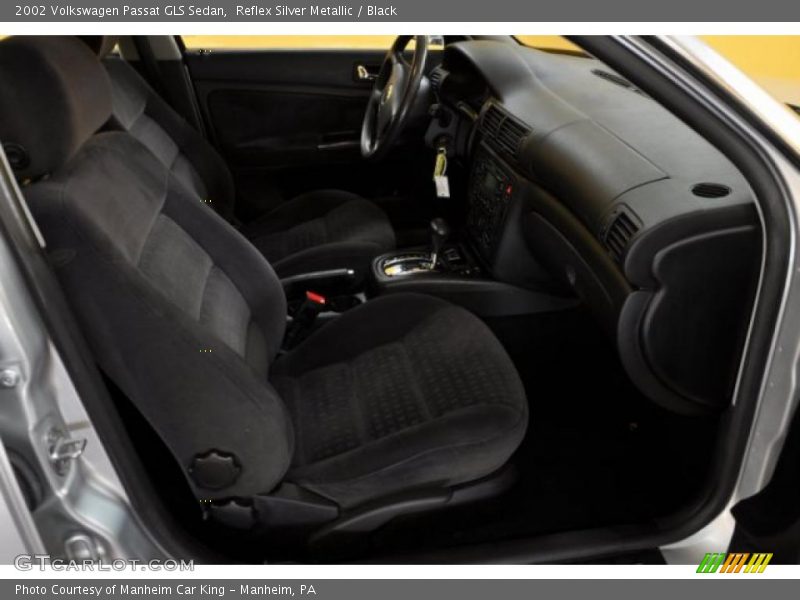 Reflex Silver Metallic / Black 2002 Volkswagen Passat GLS Sedan