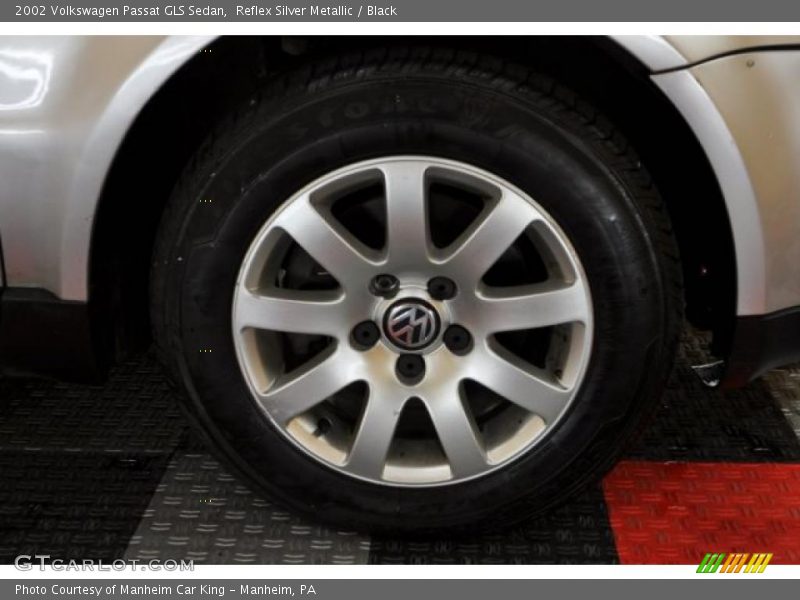Reflex Silver Metallic / Black 2002 Volkswagen Passat GLS Sedan