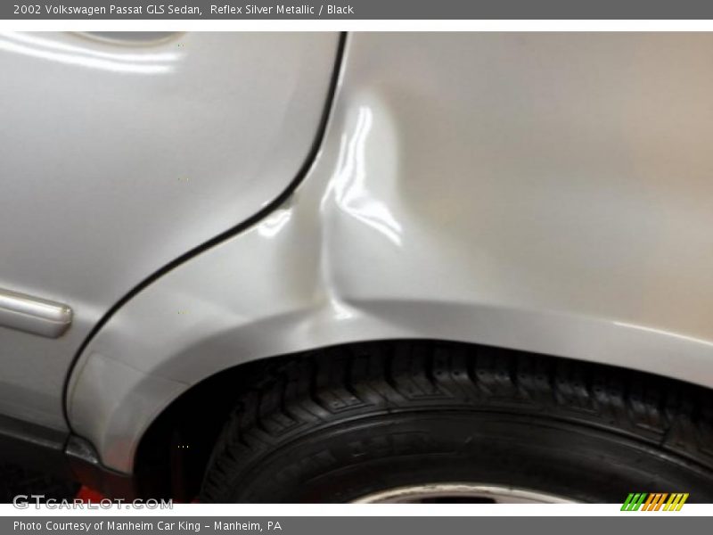 Reflex Silver Metallic / Black 2002 Volkswagen Passat GLS Sedan