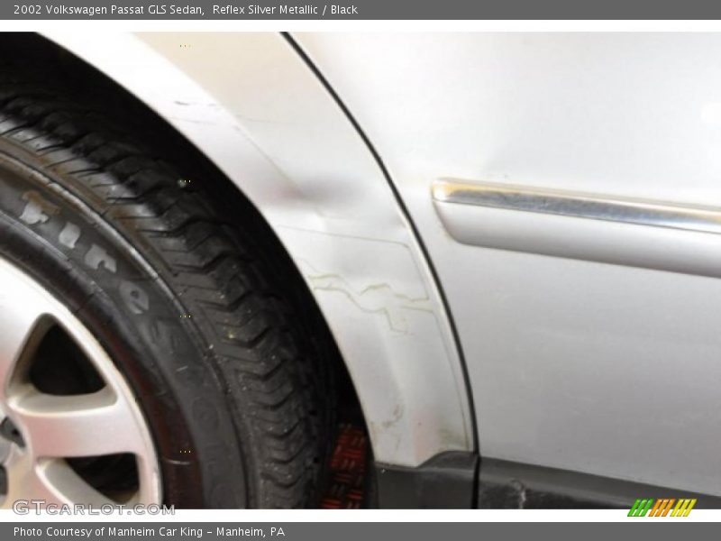 Reflex Silver Metallic / Black 2002 Volkswagen Passat GLS Sedan