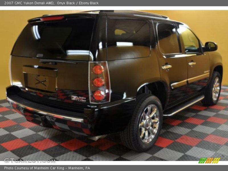 Onyx Black / Ebony Black 2007 GMC Yukon Denali AWD