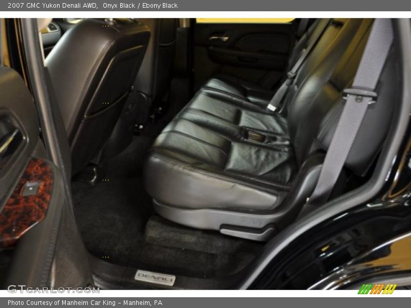 Onyx Black / Ebony Black 2007 GMC Yukon Denali AWD