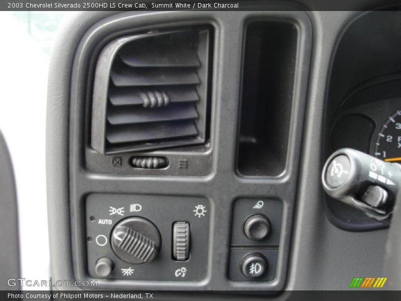 Summit White / Dark Charcoal 2003 Chevrolet Silverado 2500HD LS Crew Cab