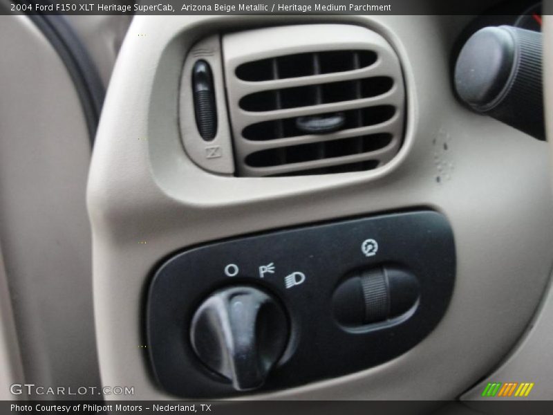 Arizona Beige Metallic / Heritage Medium Parchment 2004 Ford F150 XLT Heritage SuperCab