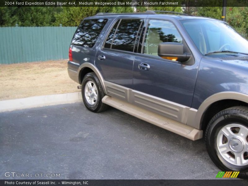 Medium Wedgewood Blue Metallic / Medium Parchment 2004 Ford Expedition Eddie Bauer 4x4