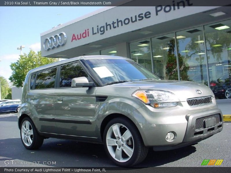 Titanium Gray / Sand/Black Houndstooth Cloth 2010 Kia Soul !