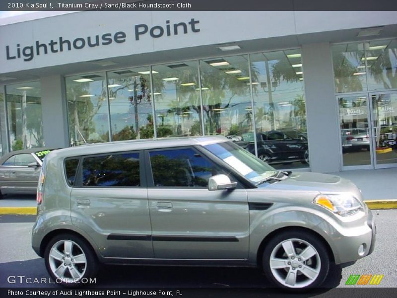 Titanium Gray / Sand/Black Houndstooth Cloth 2010 Kia Soul !