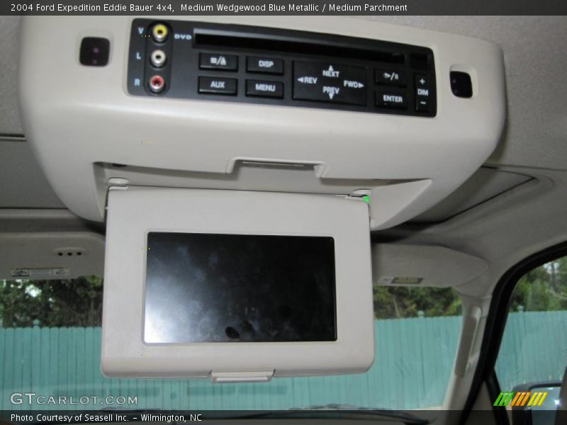 Medium Wedgewood Blue Metallic / Medium Parchment 2004 Ford Expedition Eddie Bauer 4x4