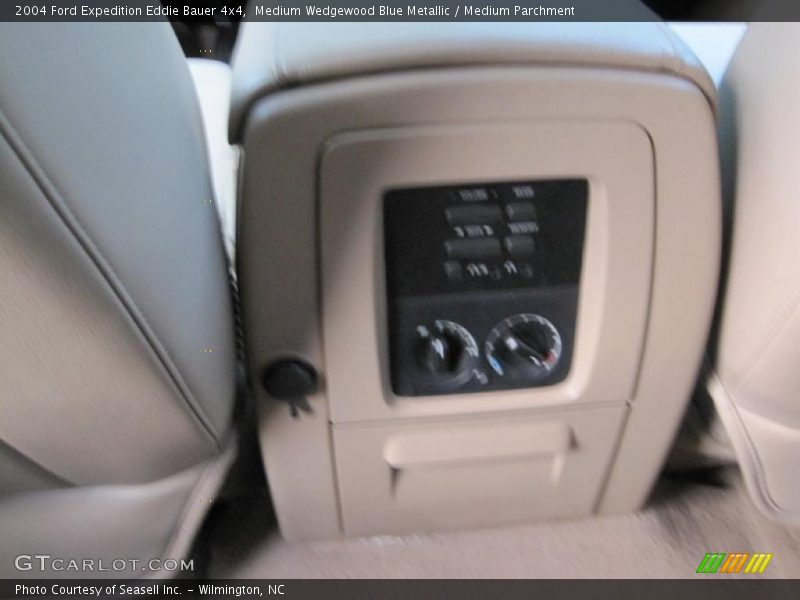 Medium Wedgewood Blue Metallic / Medium Parchment 2004 Ford Expedition Eddie Bauer 4x4