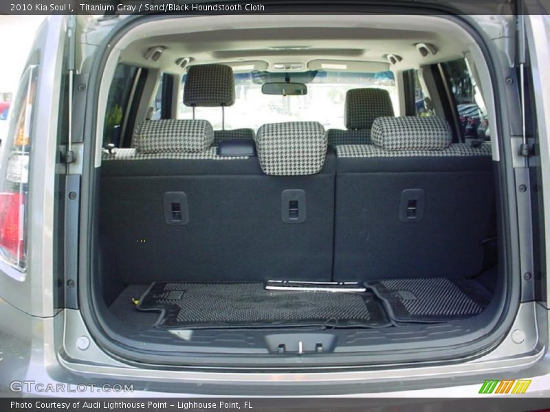Titanium Gray / Sand/Black Houndstooth Cloth 2010 Kia Soul !
