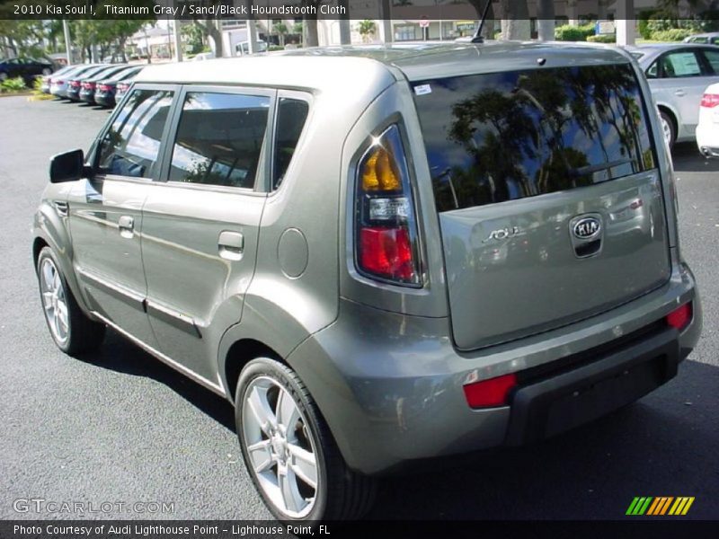 Titanium Gray / Sand/Black Houndstooth Cloth 2010 Kia Soul !