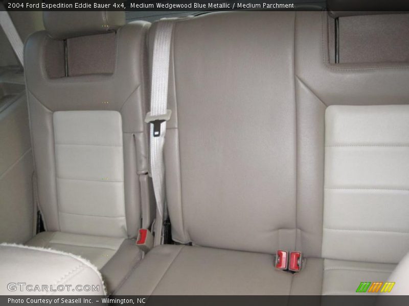 Medium Wedgewood Blue Metallic / Medium Parchment 2004 Ford Expedition Eddie Bauer 4x4
