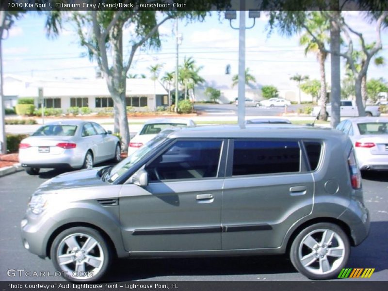 Titanium Gray / Sand/Black Houndstooth Cloth 2010 Kia Soul !