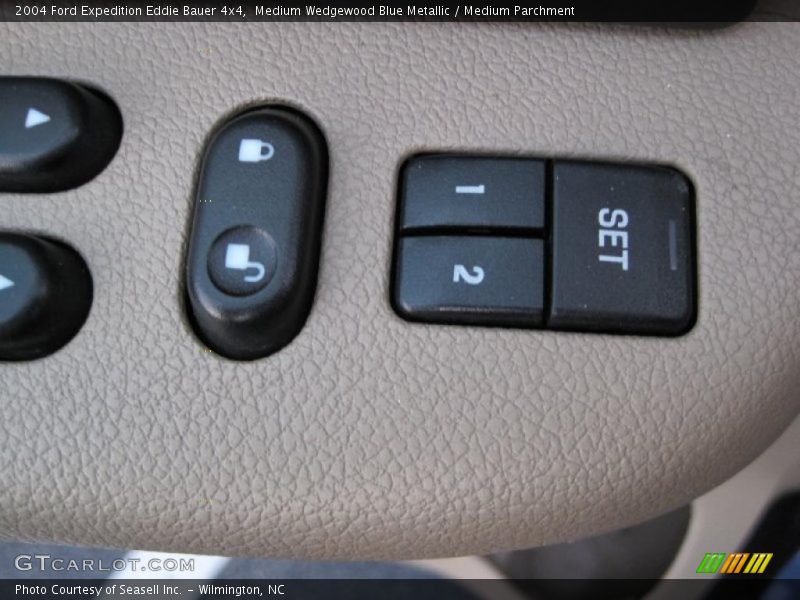 Medium Wedgewood Blue Metallic / Medium Parchment 2004 Ford Expedition Eddie Bauer 4x4