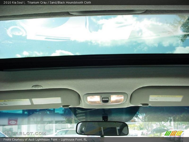 Titanium Gray / Sand/Black Houndstooth Cloth 2010 Kia Soul !