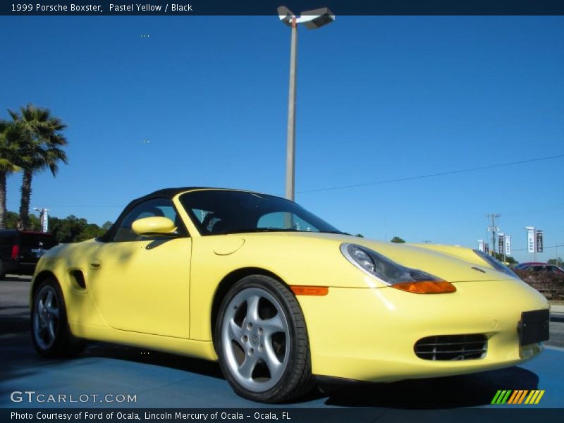 Front 3/4 View of 1999 Boxster 