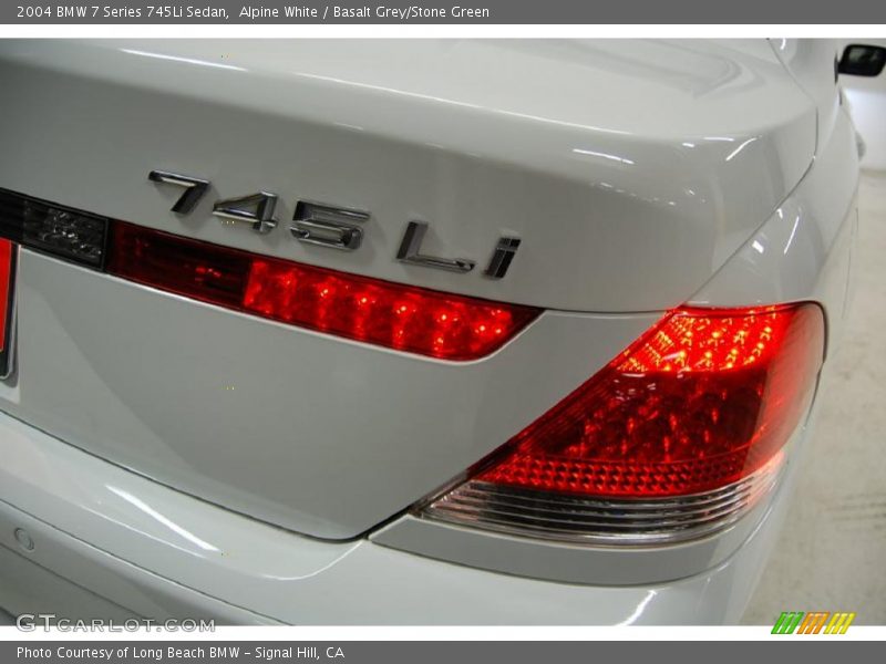  2004 7 Series 745Li Sedan Logo