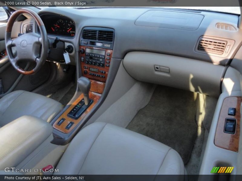 Black Onyx / Sage 2000 Lexus ES 300 Sedan