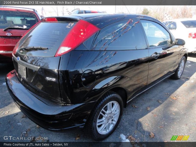 Pitch Black / Charcoal/Charcoal 2006 Ford Focus ZX3 SE Hatchback