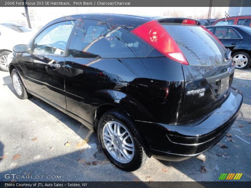 Pitch Black / Charcoal/Charcoal 2006 Ford Focus ZX3 SE Hatchback