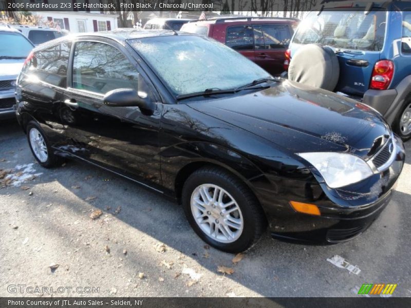 Pitch Black / Charcoal/Charcoal 2006 Ford Focus ZX3 SE Hatchback