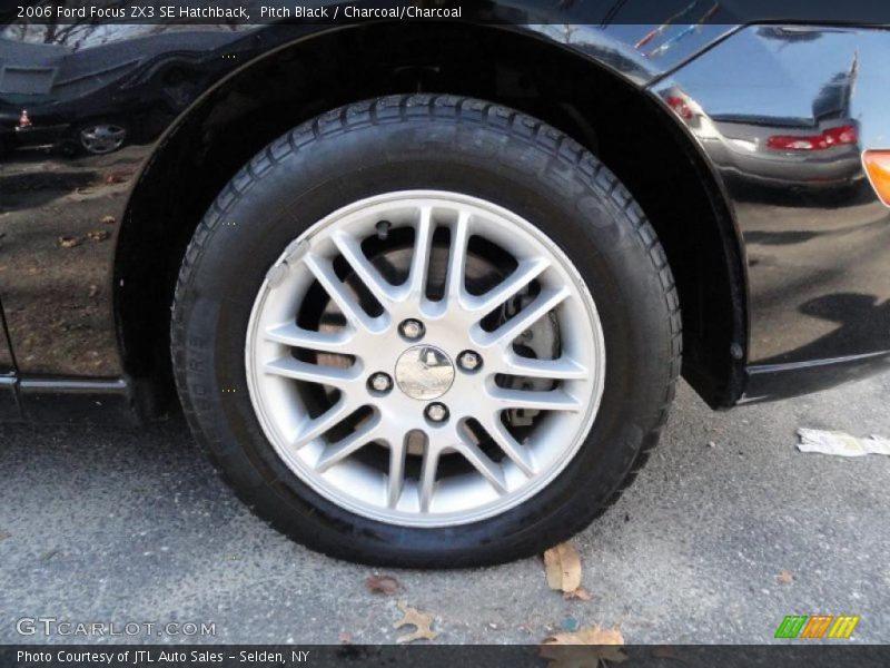 Pitch Black / Charcoal/Charcoal 2006 Ford Focus ZX3 SE Hatchback