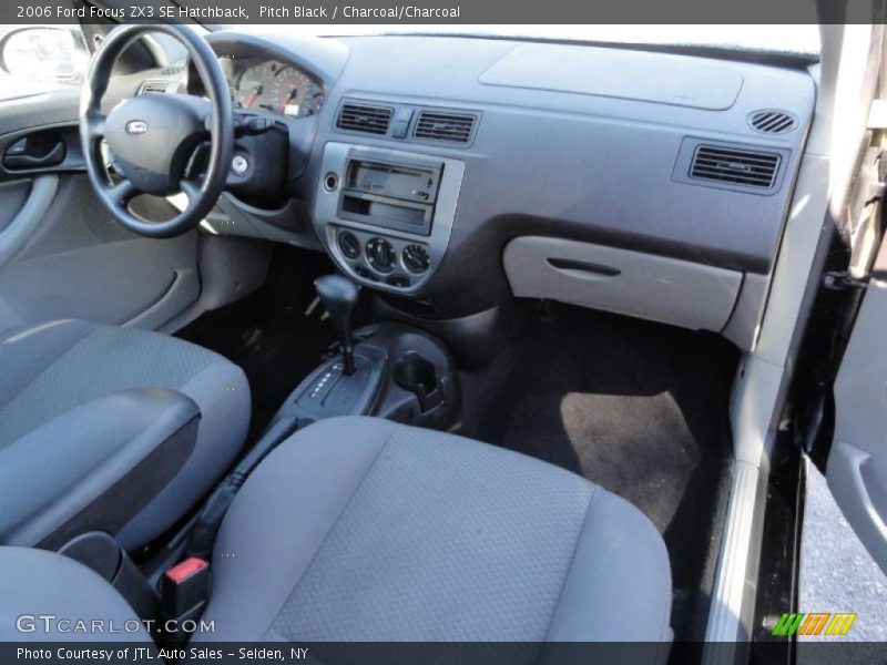  2006 Focus ZX3 SE Hatchback Charcoal/Charcoal Interior