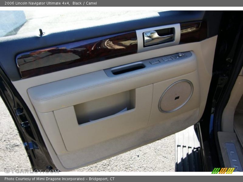 Black / Camel 2006 Lincoln Navigator Ultimate 4x4