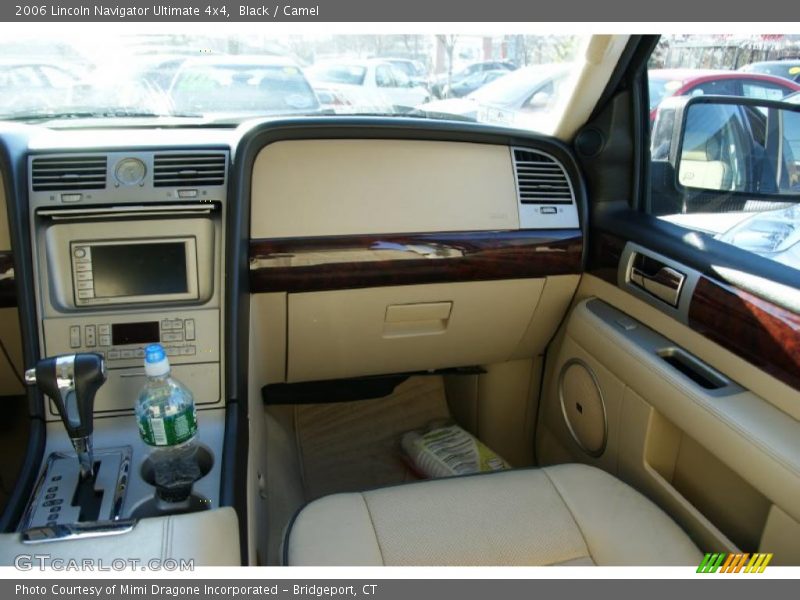 Black / Camel 2006 Lincoln Navigator Ultimate 4x4