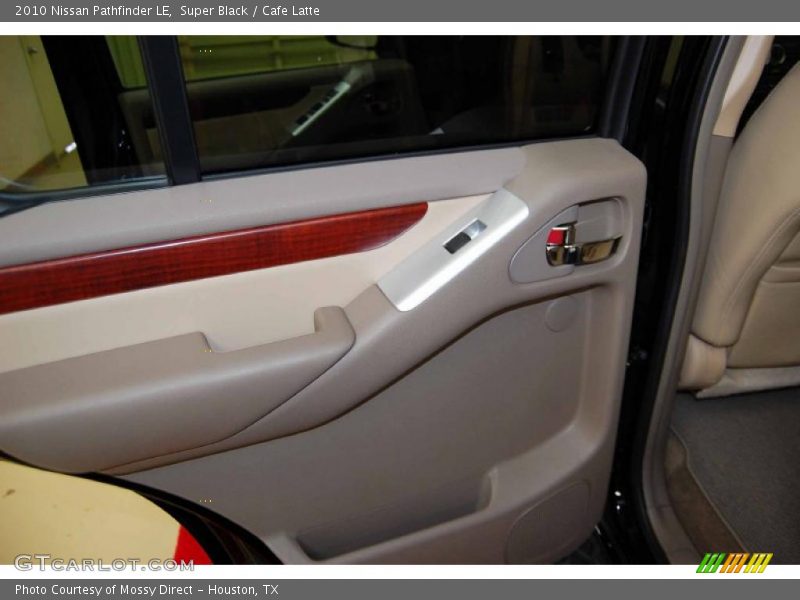 Super Black / Cafe Latte 2010 Nissan Pathfinder LE