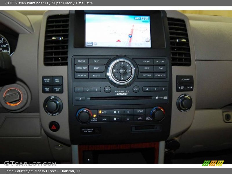 Super Black / Cafe Latte 2010 Nissan Pathfinder LE