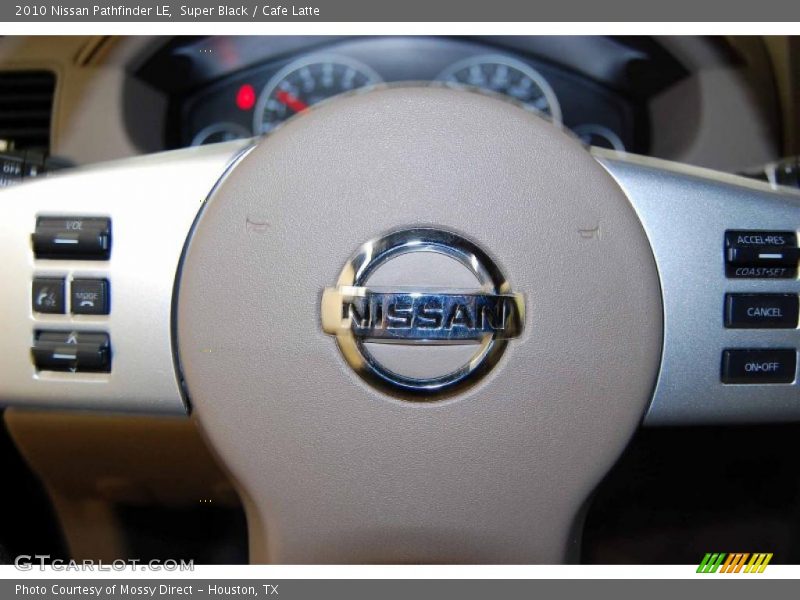 Super Black / Cafe Latte 2010 Nissan Pathfinder LE