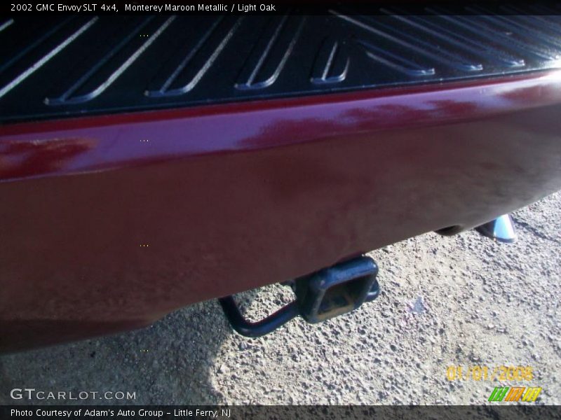 Monterey Maroon Metallic / Light Oak 2002 GMC Envoy SLT 4x4