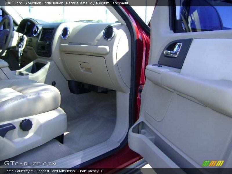 Redfire Metallic / Medium Parchment 2005 Ford Expedition Eddie Bauer