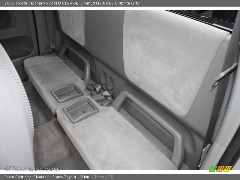 Silver Streak Mica / Graphite Gray 2005 Toyota Tacoma V6 Access Cab 4x4