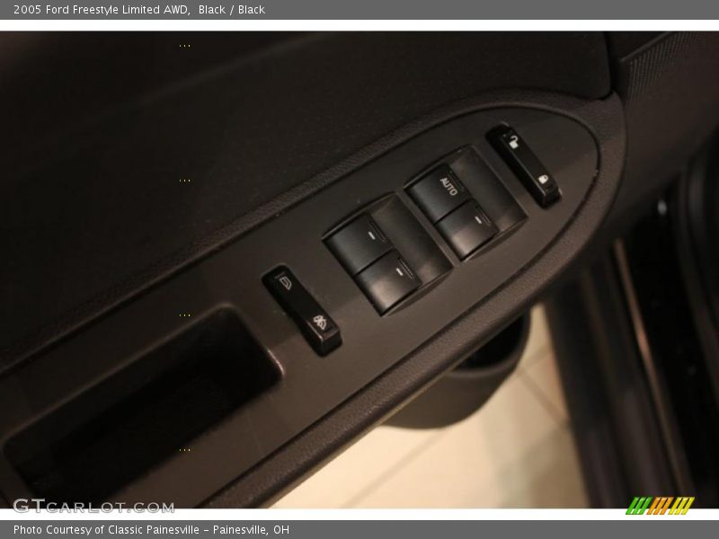 Black / Black 2005 Ford Freestyle Limited AWD