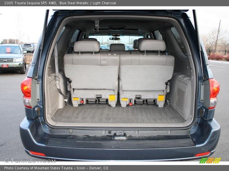  2005 Sequoia SR5 4WD Trunk