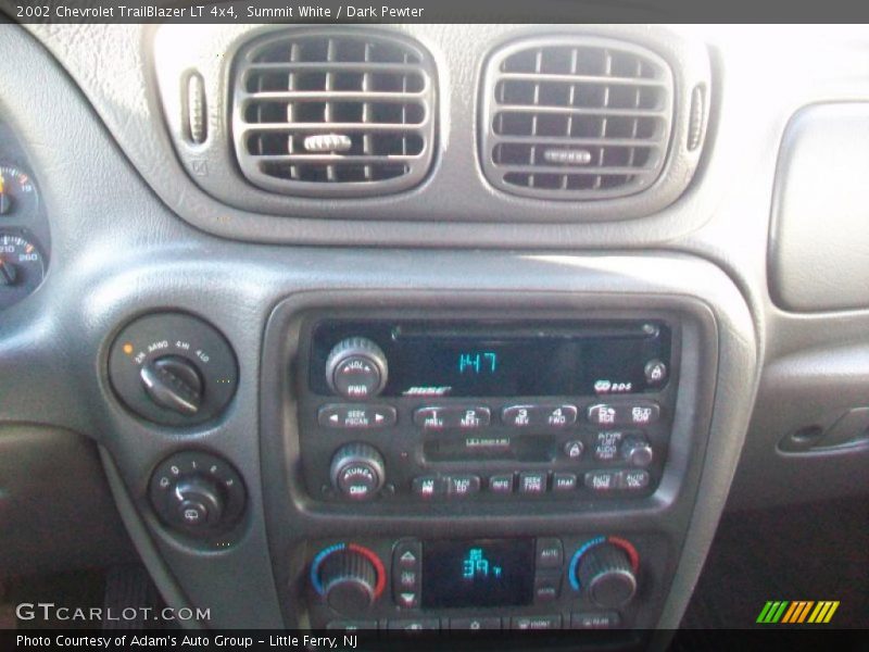 Summit White / Dark Pewter 2002 Chevrolet TrailBlazer LT 4x4